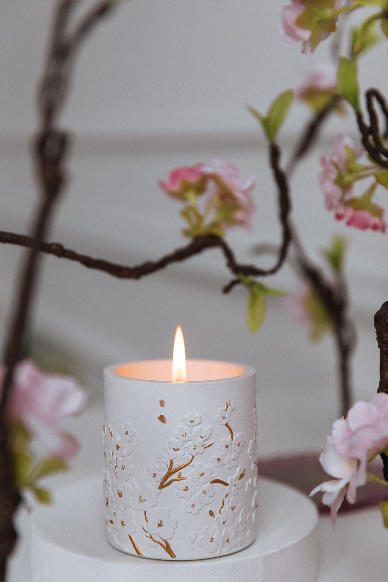 Встречайте весну с новой коллекцией свечей «Цветущий сад» бренда Love Tea Art