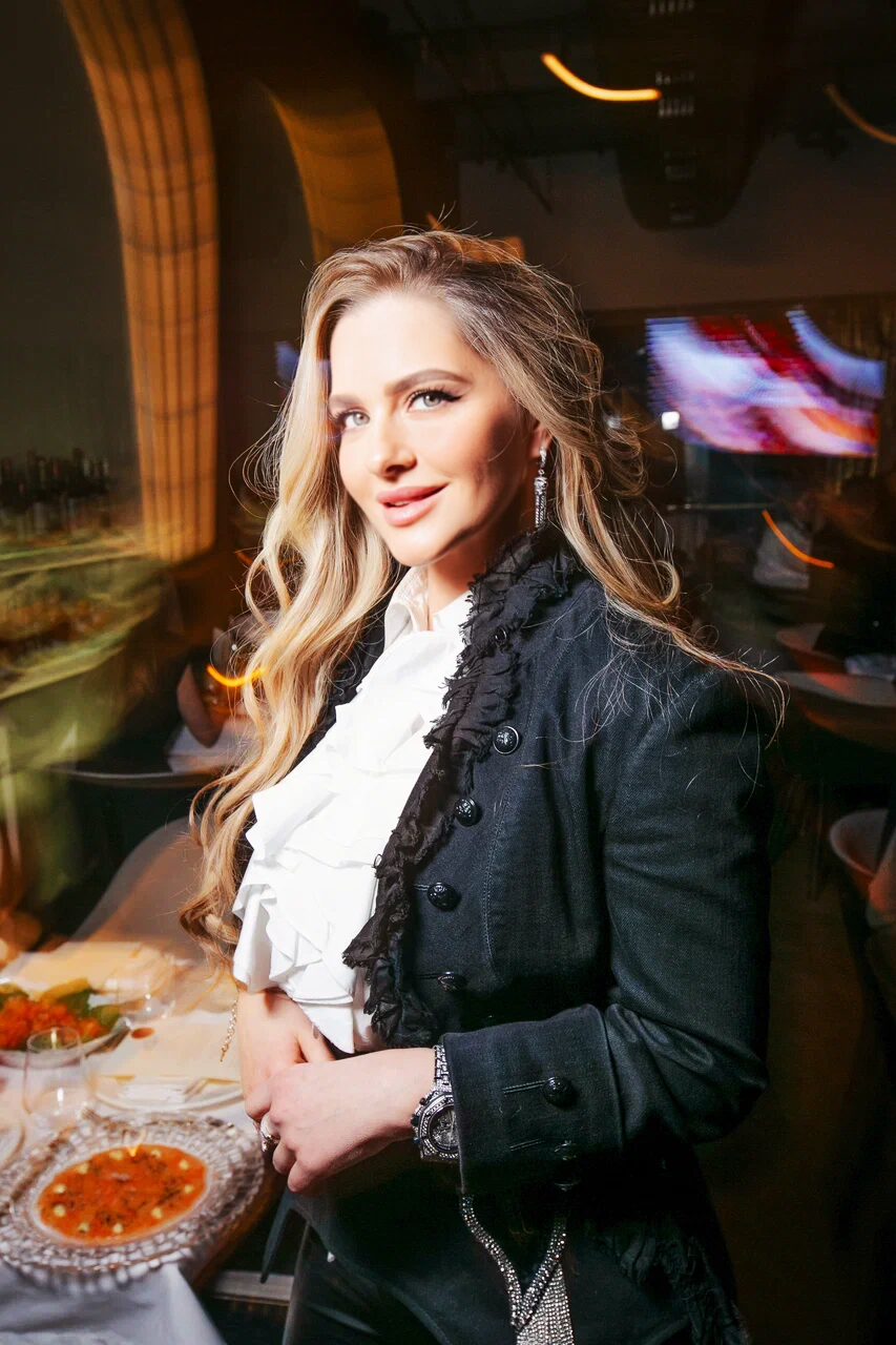 Литературно-музыкальный вечер LIBRA объединил представителей бизнеса, культуры и медиа в камерном пространстве живого слова